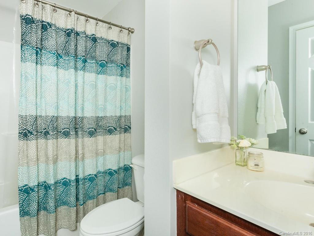 102 Torrington Avenue - Photo 18