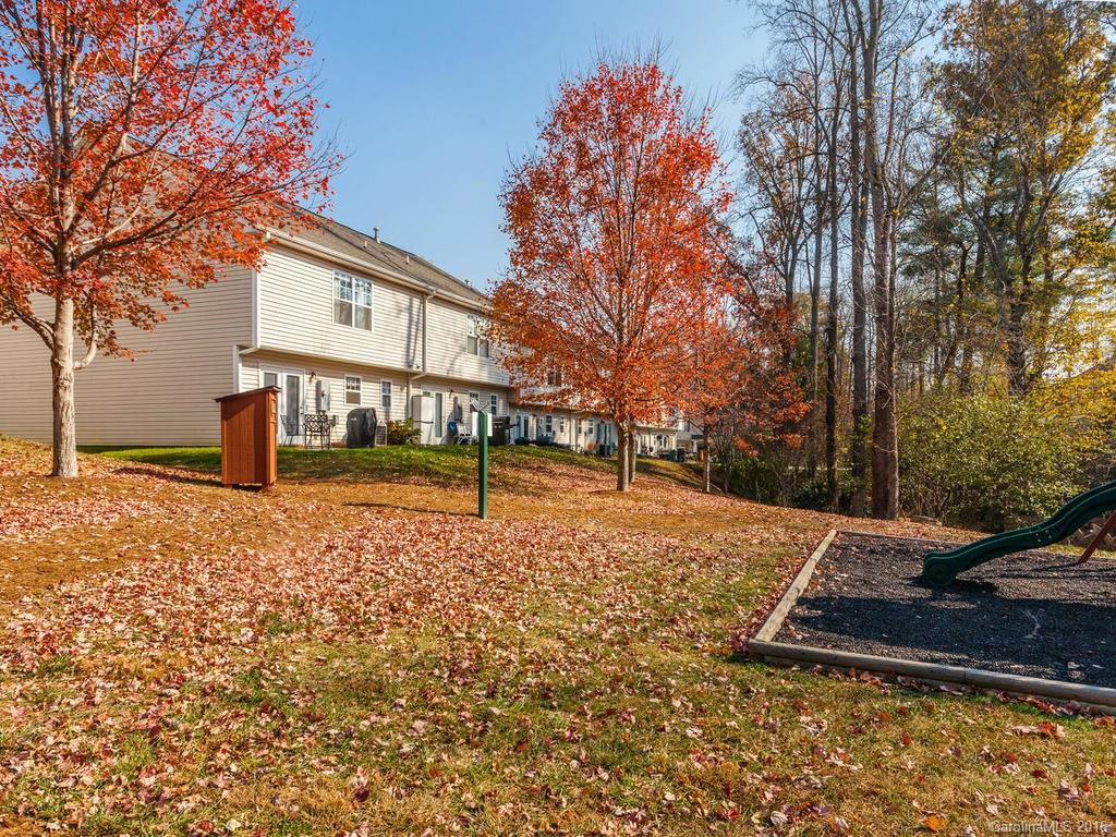 102 Torrington Avenue - Photo 22
