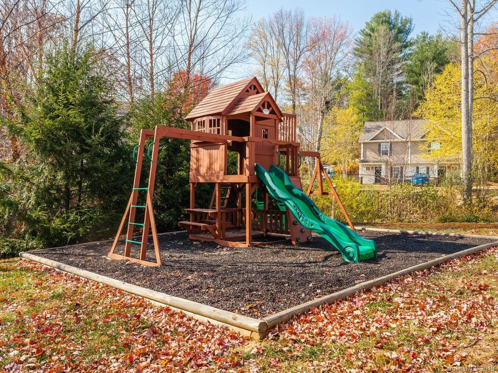 102 Torrington Avenue - Photo 23
