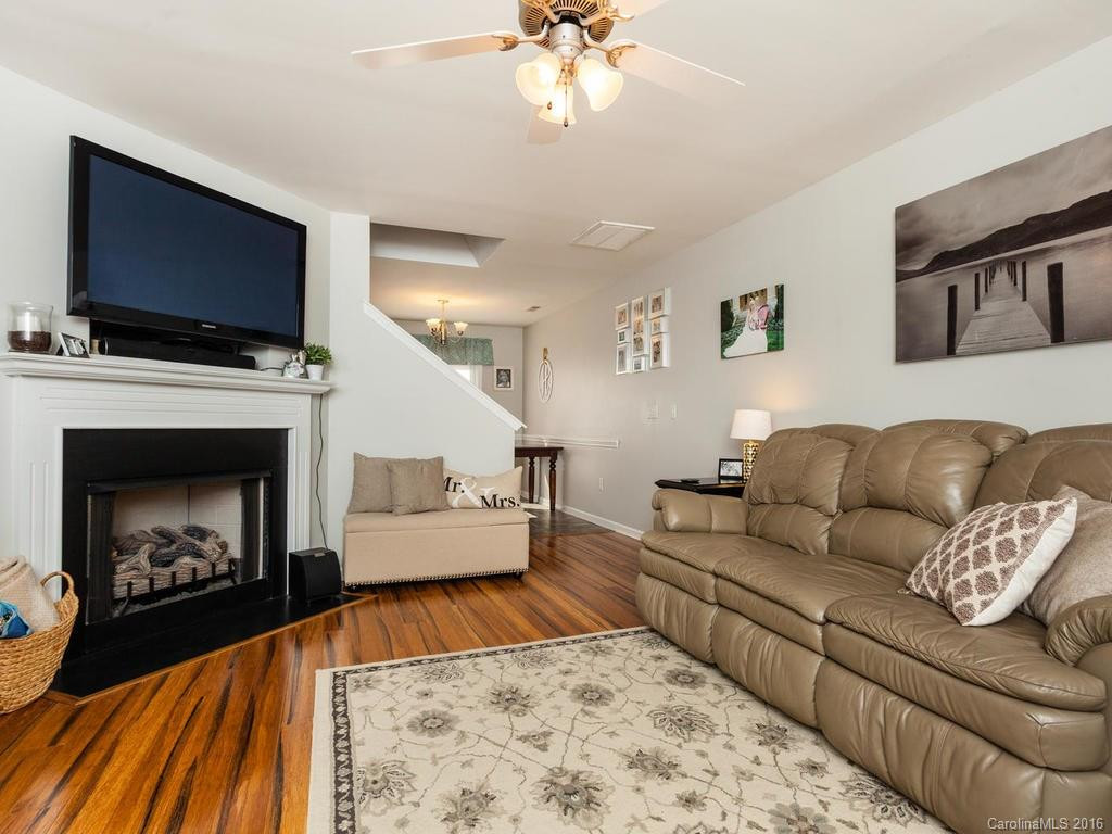102 Torrington Avenue - Photo 4