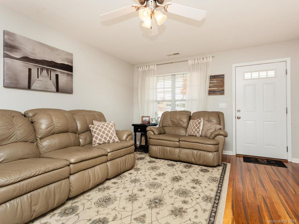 102 Torrington Avenue - Photo 6