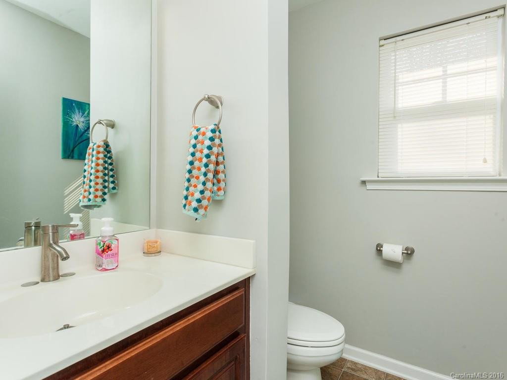 102 Torrington Avenue - Photo 10