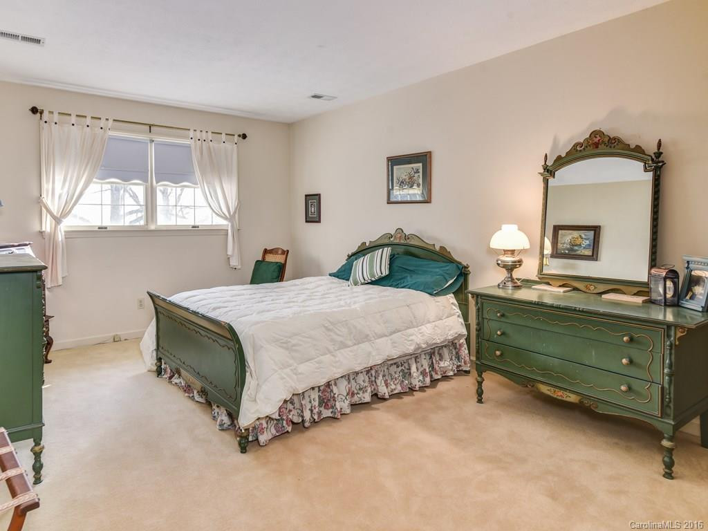 111 Chestnut Ridge Road - Photo 15
