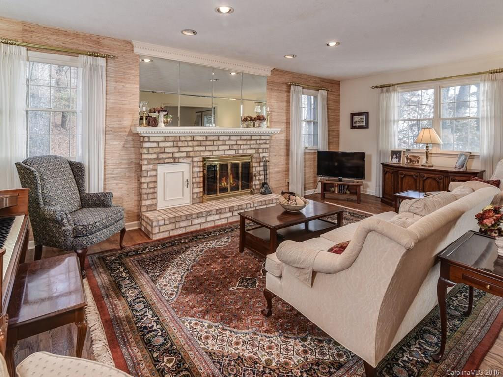 111 Chestnut Ridge Road - Photo 4
