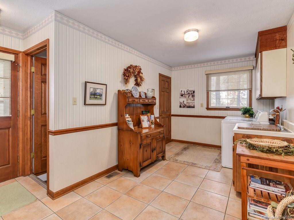111 Chestnut Ridge Road - Photo 10