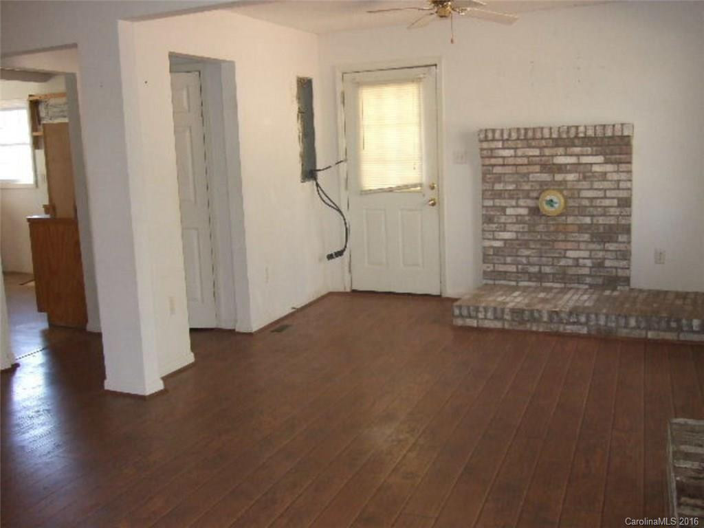 91 McElrath Road - Photo 4