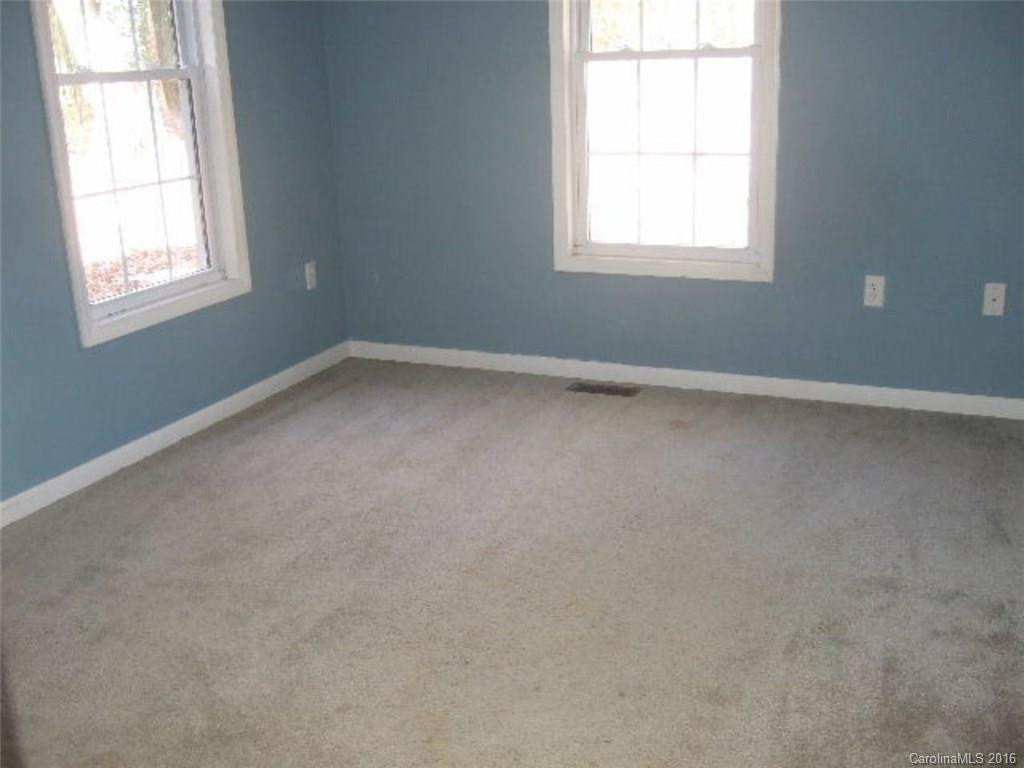91 McElrath Road - Photo 6