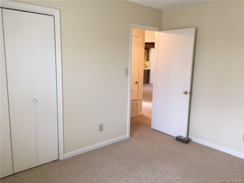 59 Lynwood Circle - Photo 10