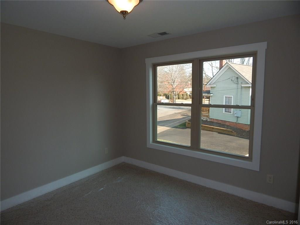 35 Pike Place - Photo 12