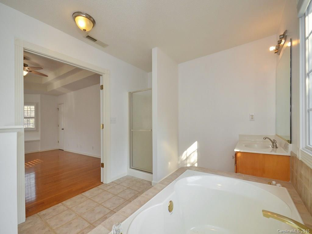 11 Westmont Drive #11 - Photo 6