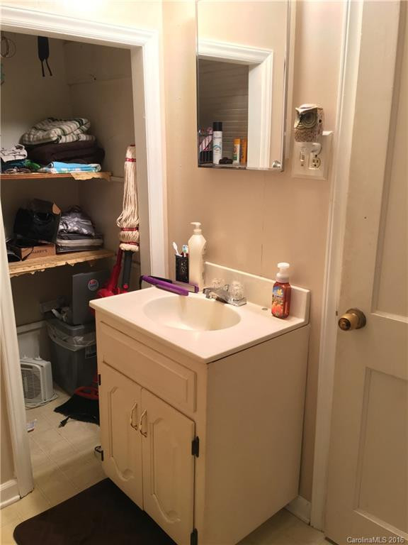 207 Selman Avenue - Photo 10