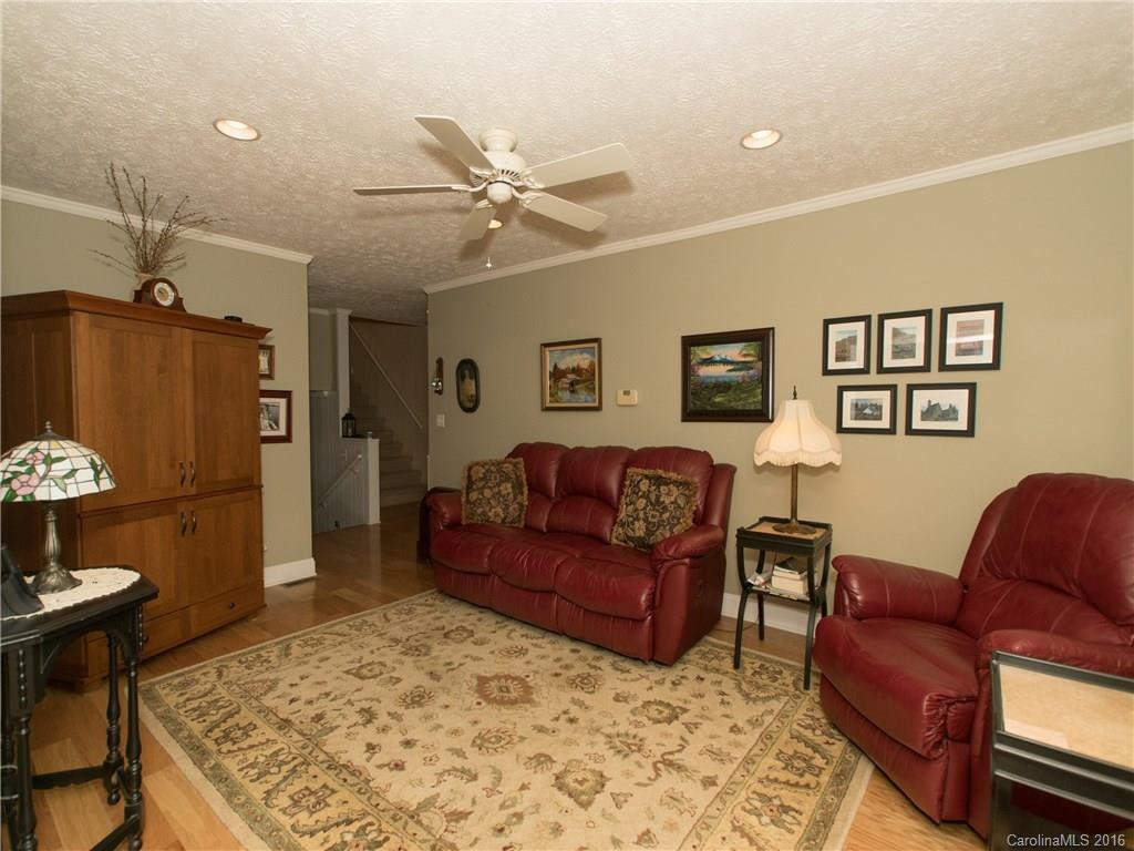 210 Childs Drive - Photo 2