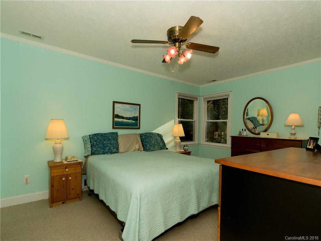 210 Childs Drive - Photo 5