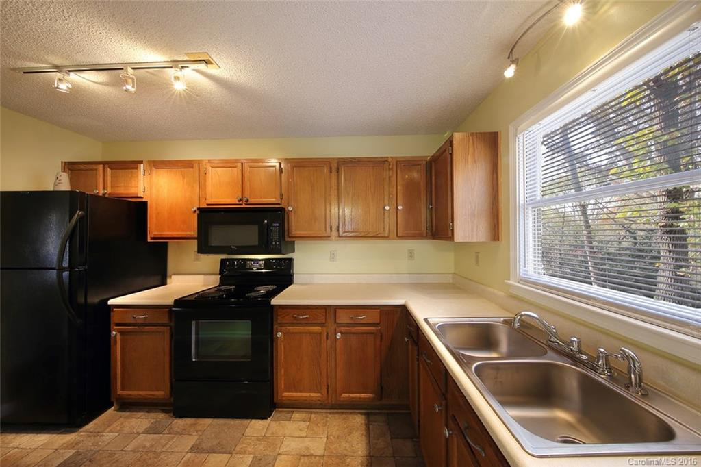 48 Southwicke Drive - Photo 5