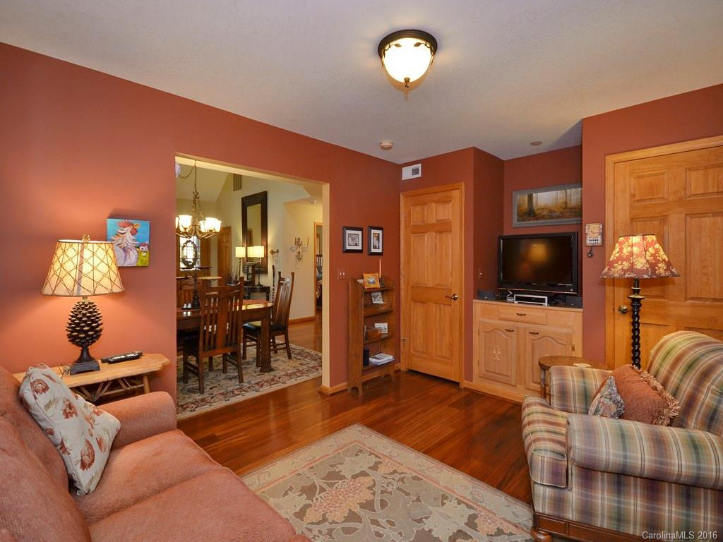300 Doublecreek Lane - Photo 8