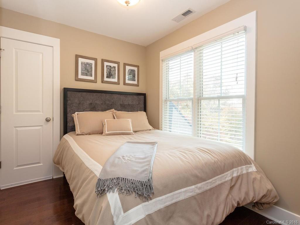 130 Eastwood Avenue - Photo 17