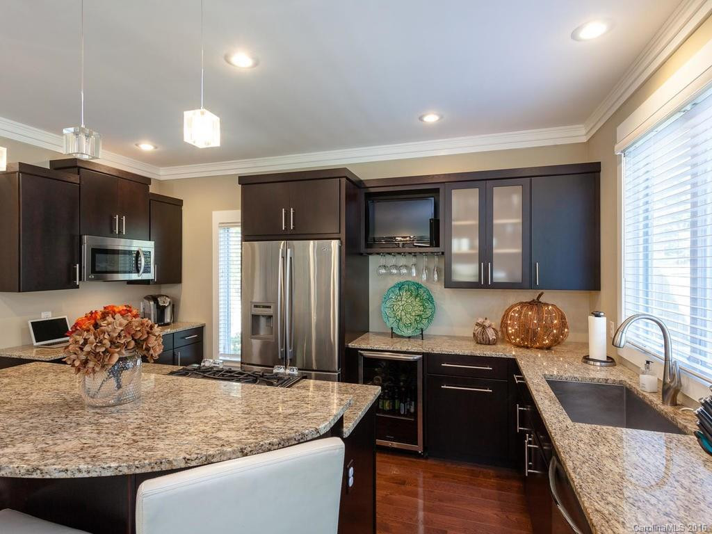 130 Eastwood Avenue - Photo 9
