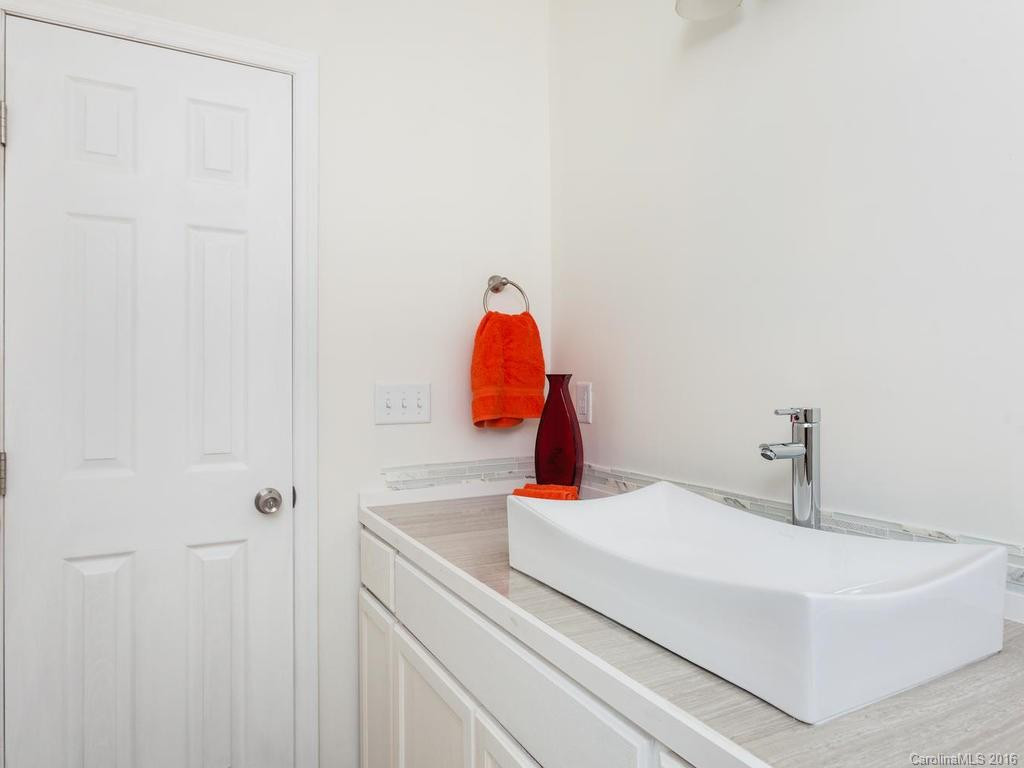 725 1st Avenue - Photo 19