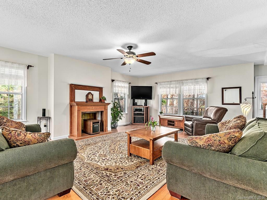 51 Sherry Lane - Photo 3