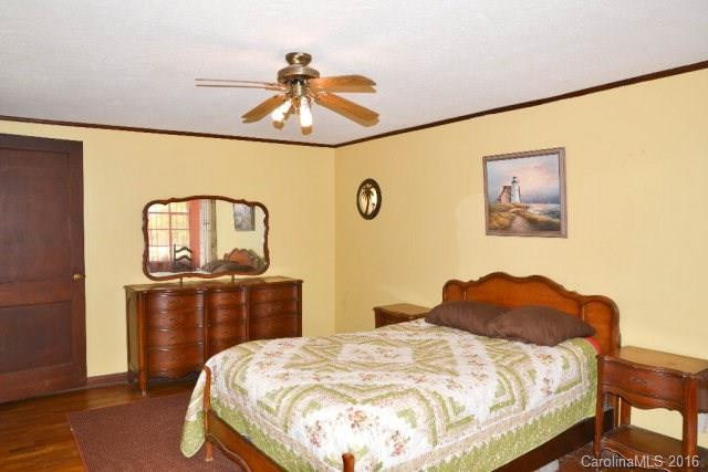 1832 Airport Road - Photo 18