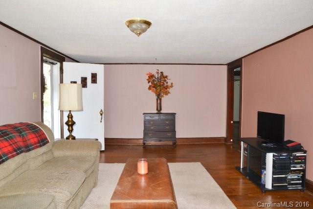 1832 Airport Road - Photo 9