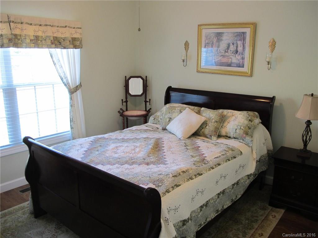 439 Meadowview Drive - Photo 17