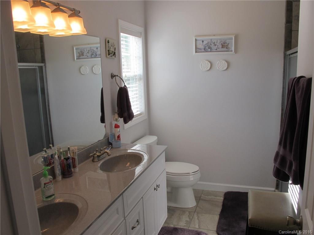 439 Meadowview Drive - Photo 10