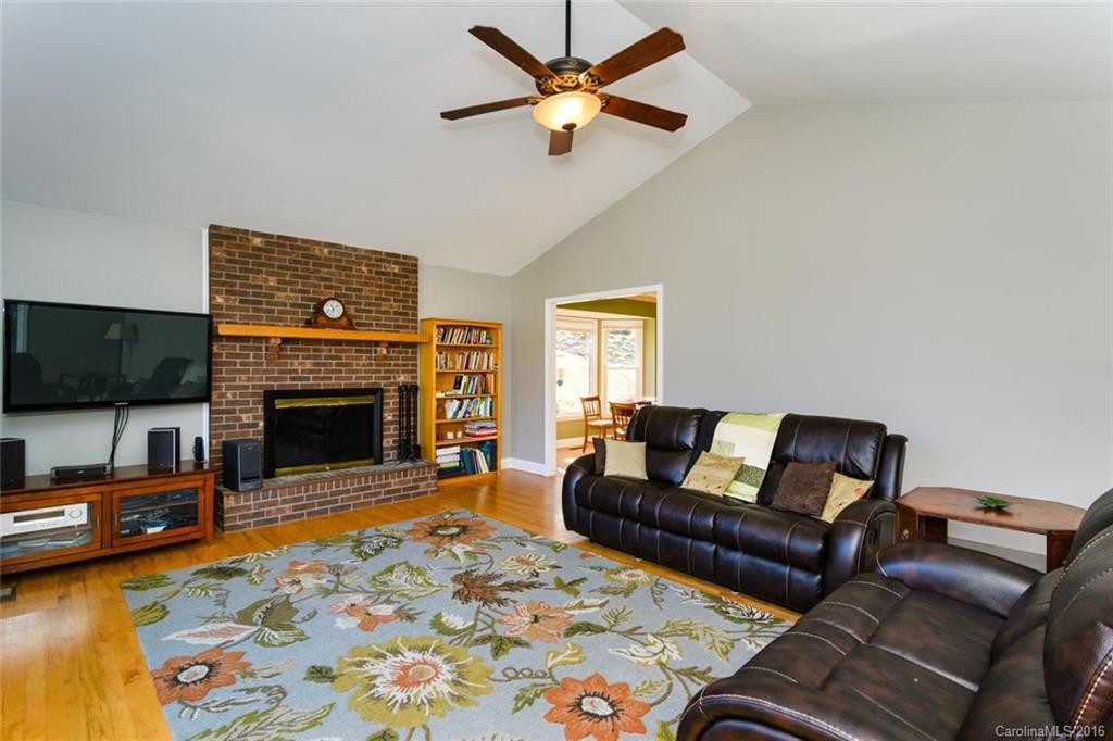 9 Weston Heights Drive #5 - Photo 4
