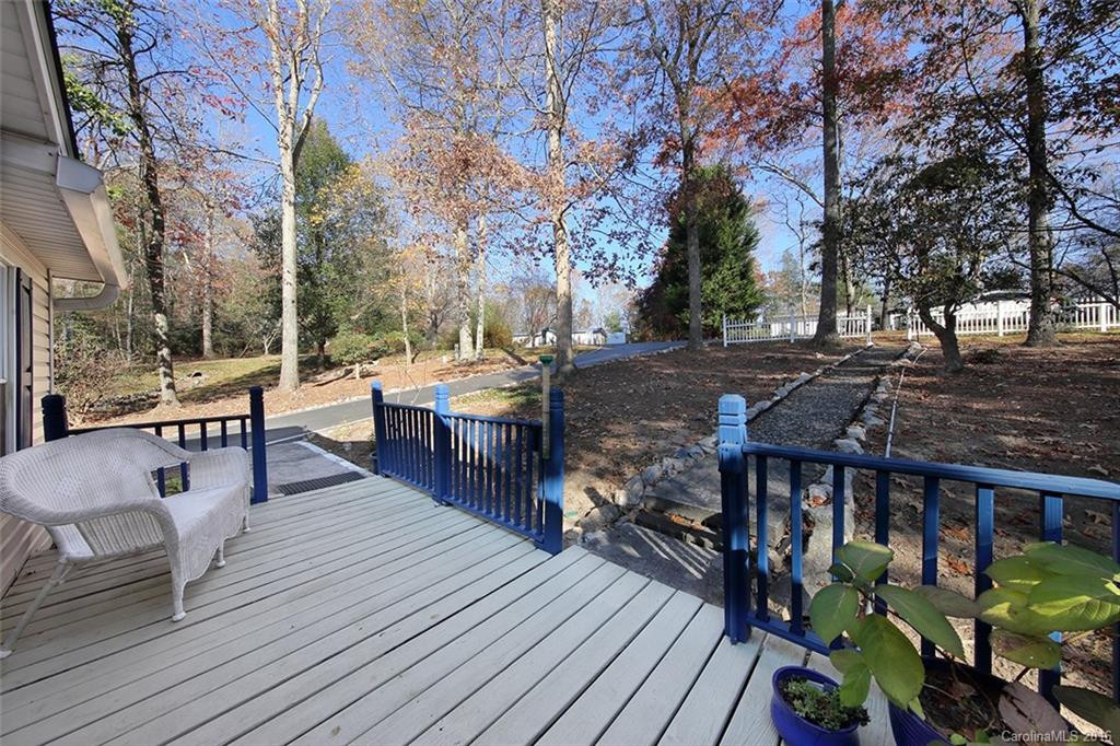 241 Laurelwood Lane - Photo 2