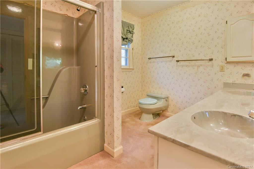 1 Greenleaf Circle - Photo 8