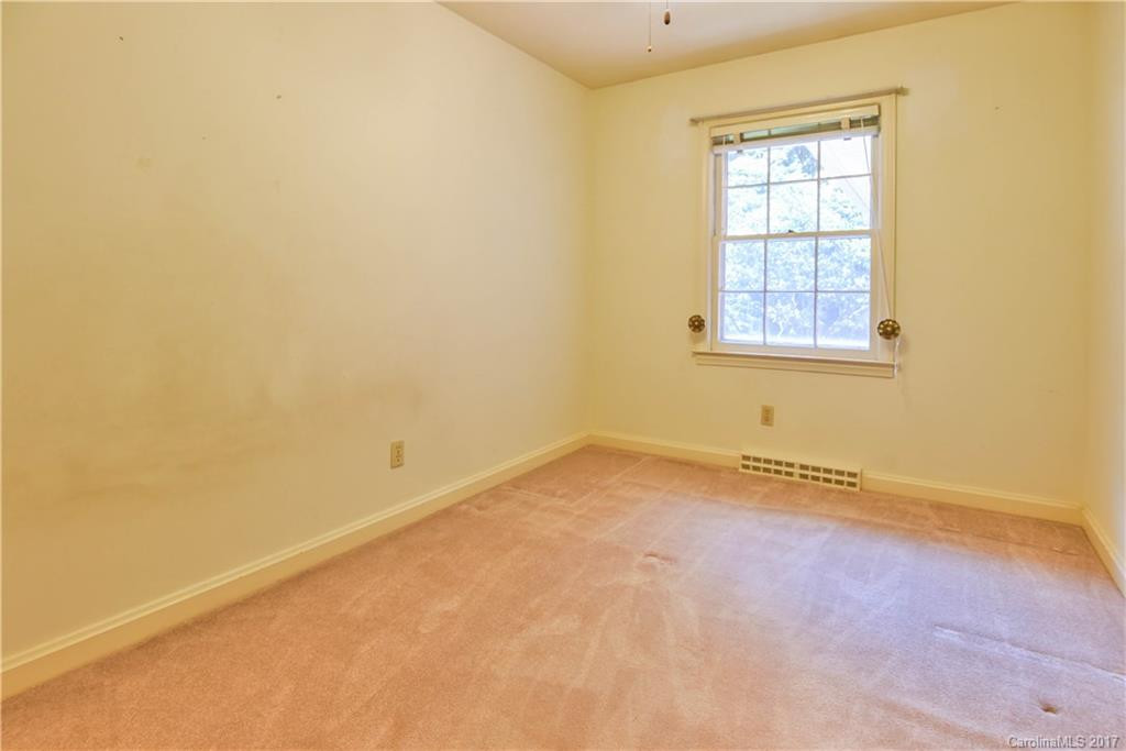 1 Greenleaf Circle - Photo 9