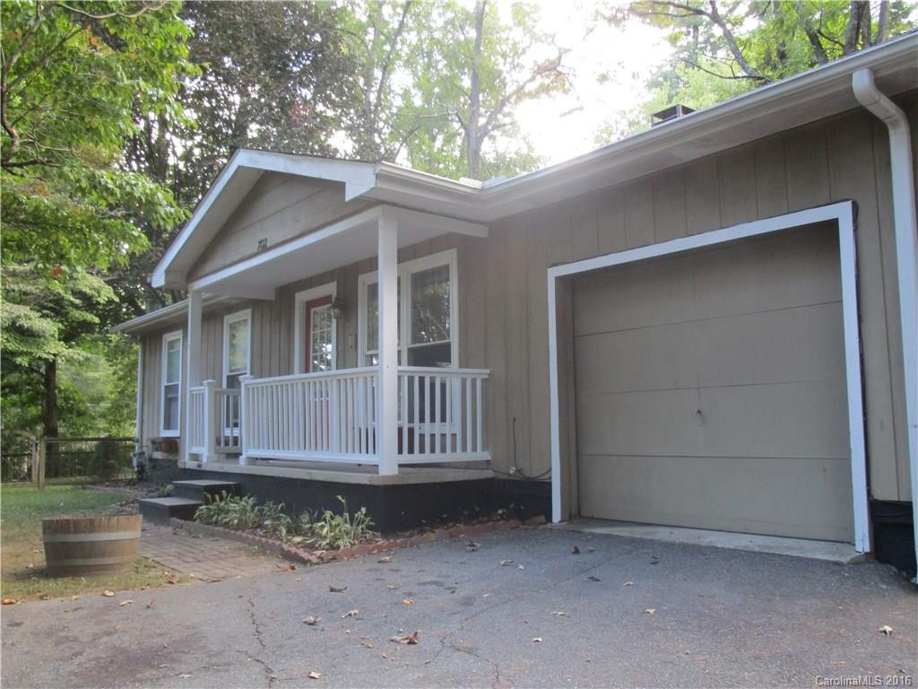 702 Knollwood Drive