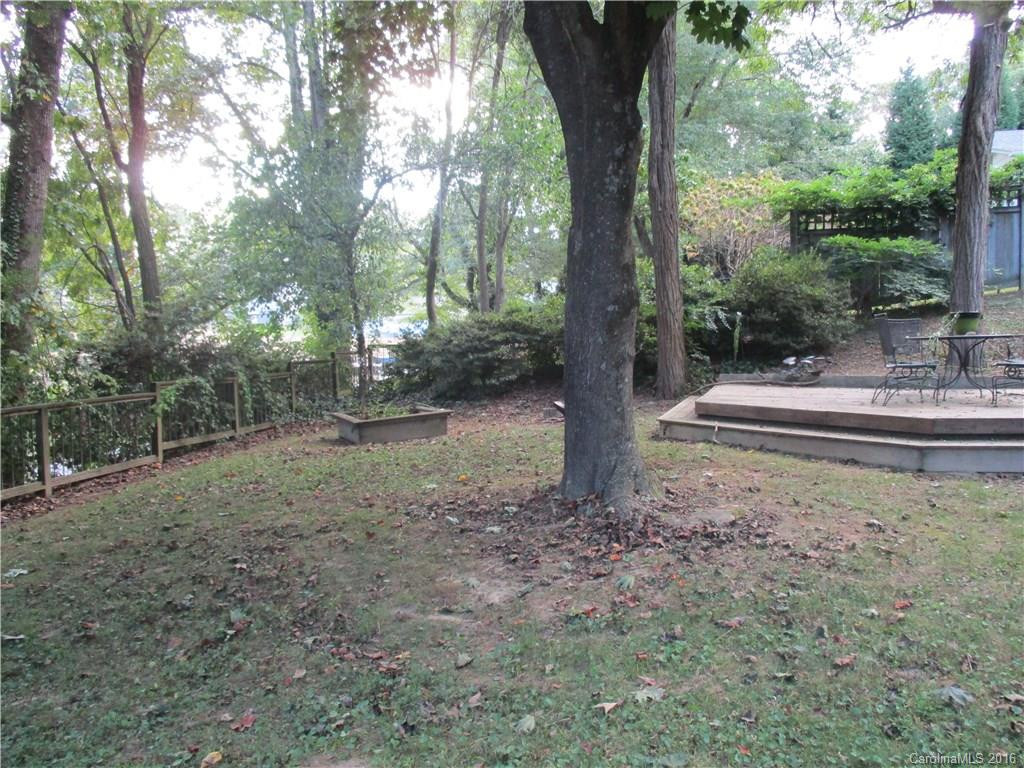 702 Knollwood Drive - Photo 13