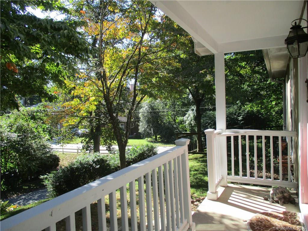 702 Knollwood Drive - Photo 3