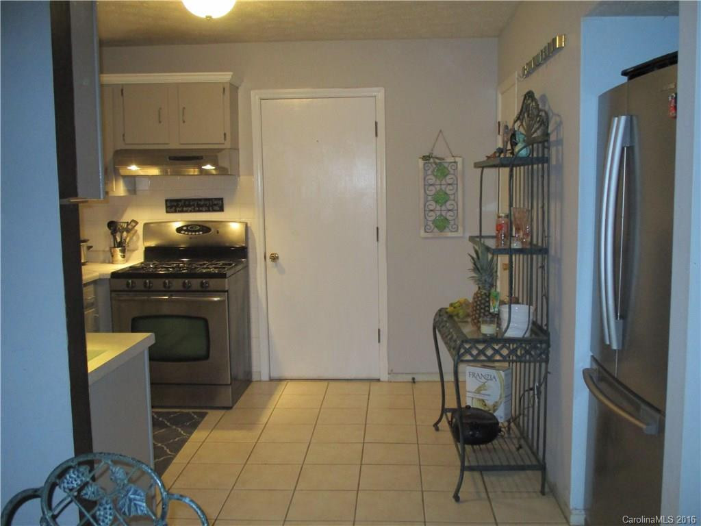 702 Knollwood Drive - Photo 6