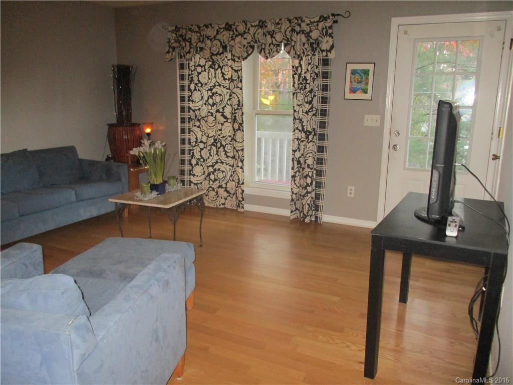 702 Knollwood Drive - Photo 9