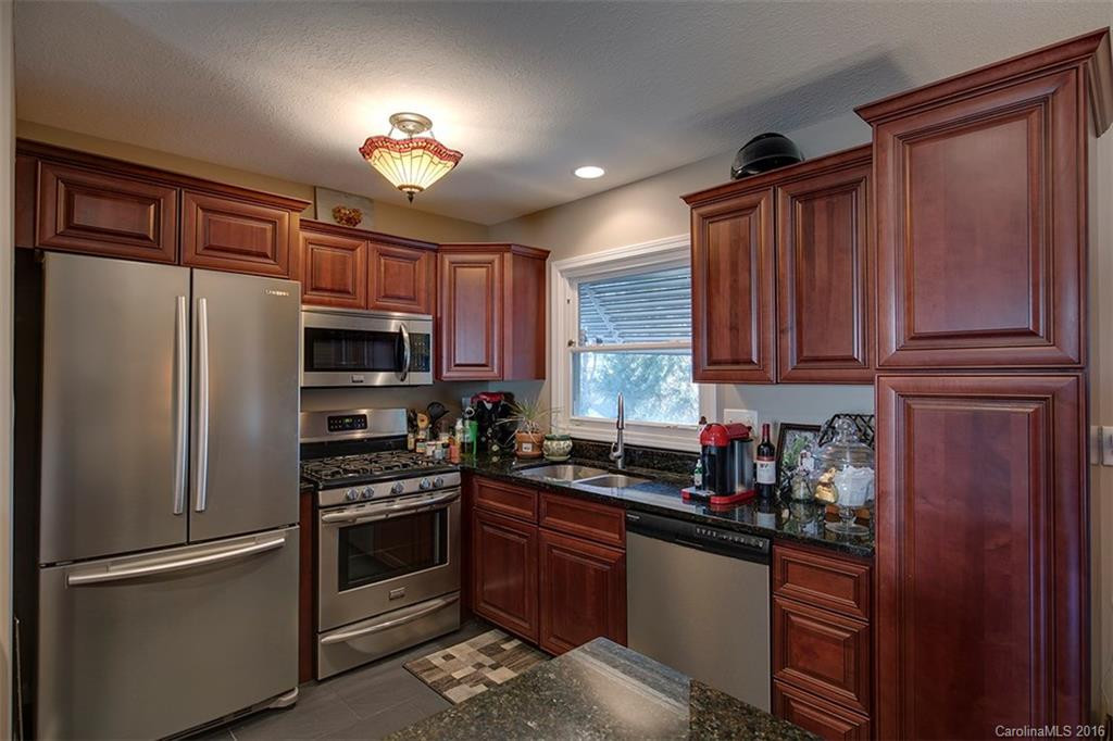 114 Willowbrook Road - Photo 5