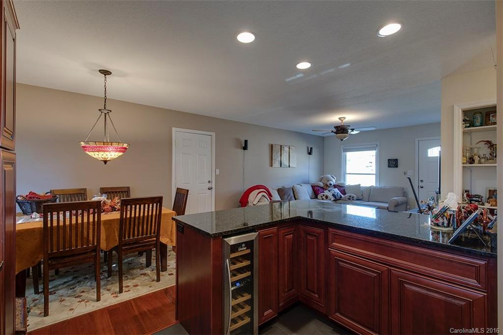 114 Willowbrook Road - Photo 6