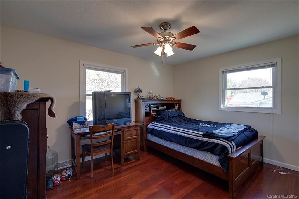 114 Willowbrook Road - Photo 10