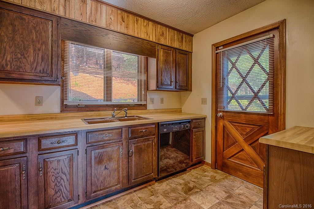 8 Elaine Drive - Photo 11