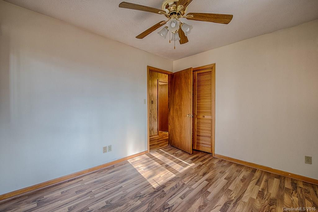 8 Elaine Drive - Photo 14