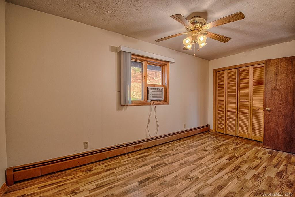 8 Elaine Drive - Photo 15