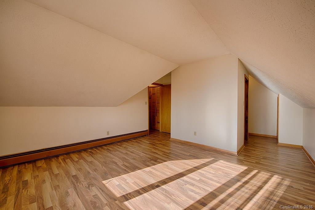 8 Elaine Drive - Photo 19