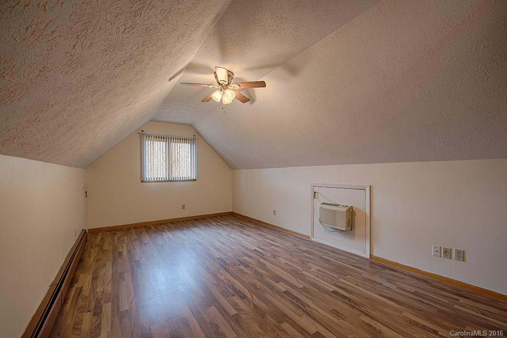 8 Elaine Drive - Photo 20