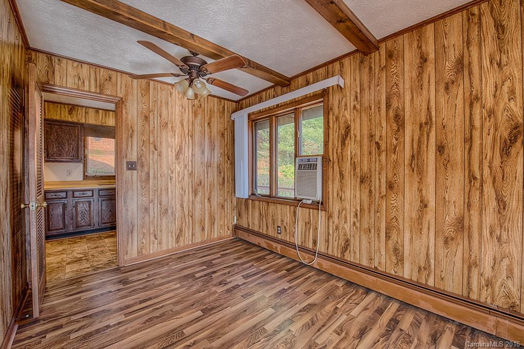 8 Elaine Drive - Photo 10
