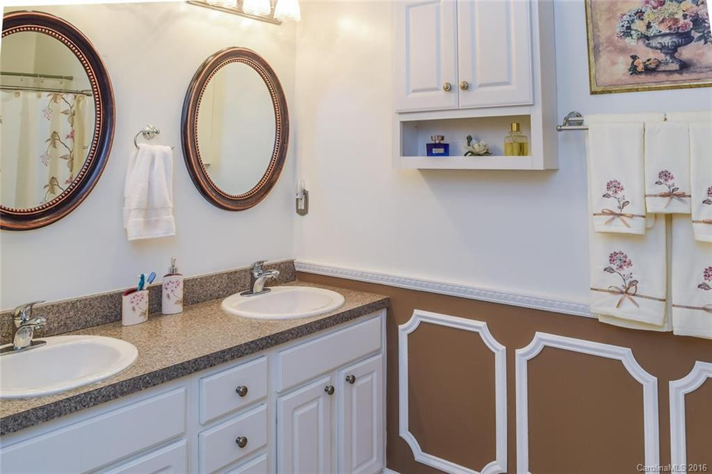 408 Sassafras Drive - Photo 11