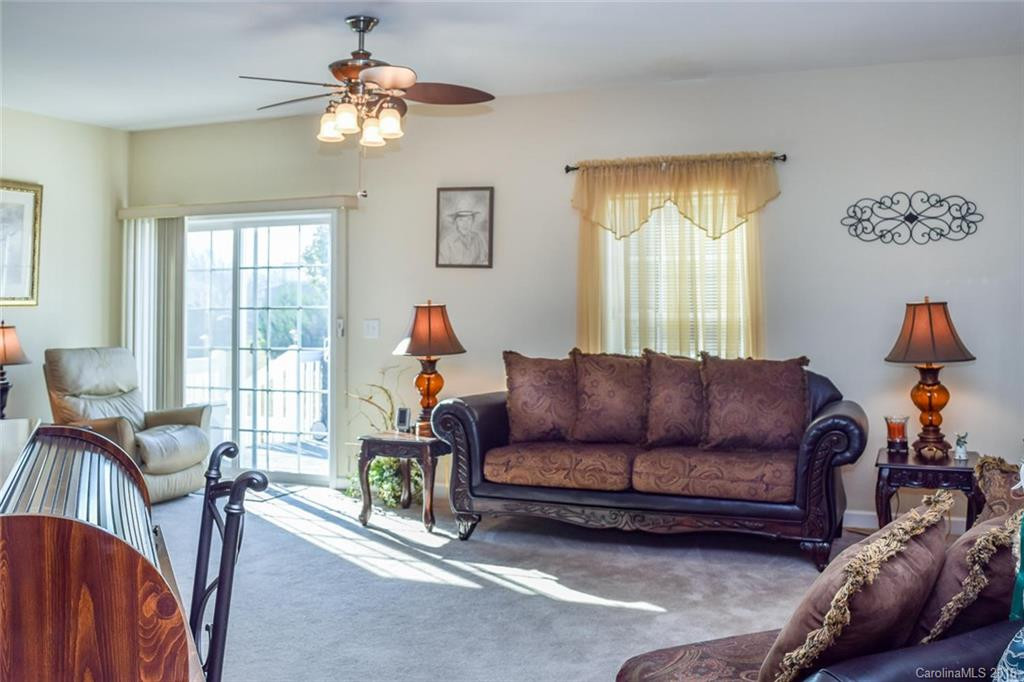 408 Sassafras Drive - Photo 4
