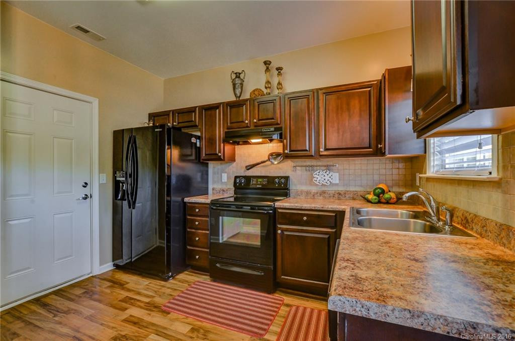 4 Daphne Drive - Photo 13