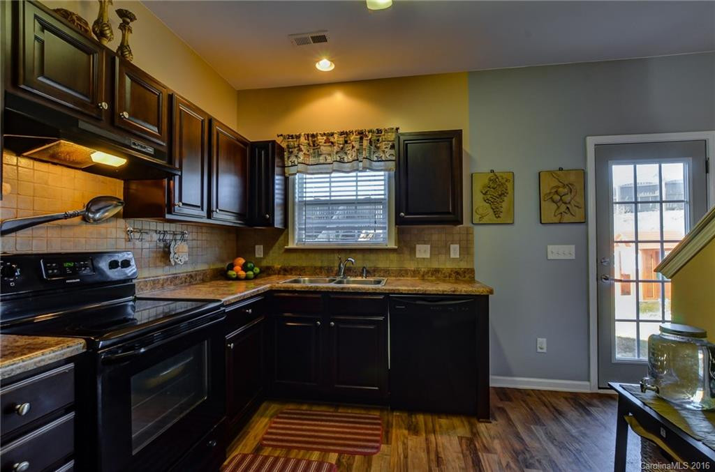 4 Daphne Drive - Photo 15