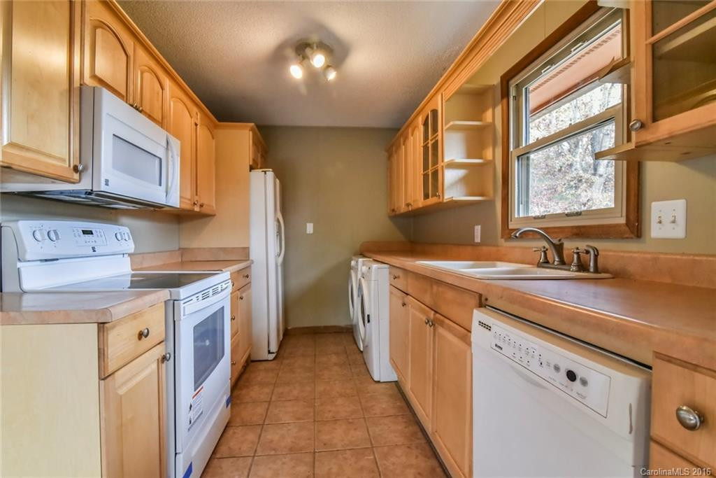 121 Craggy Street - Photo 6